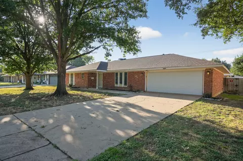 5121 Whistler Dr, Fort Worth, TX 76133