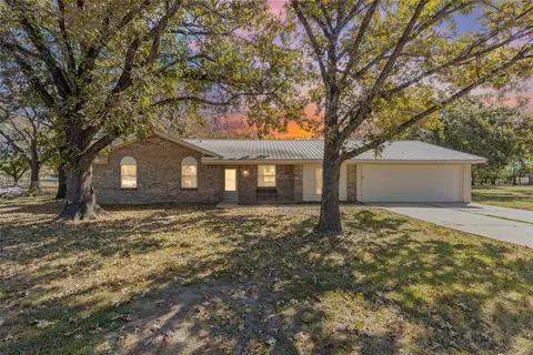 511 S Mill St, Cumby, TX 75433