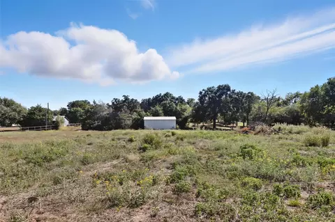 525 Ward Ln, Burleson, TX 76028