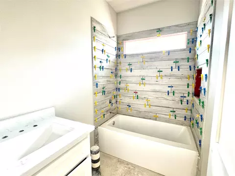 Bath - 508 Limestone Cir, Mabank, TX 75147 photo 2 of 2