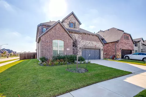 2733 Stadium View Dr, Fort Worth, TX 76118