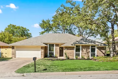 312 Bremen Dr, Hurst, TX 76054