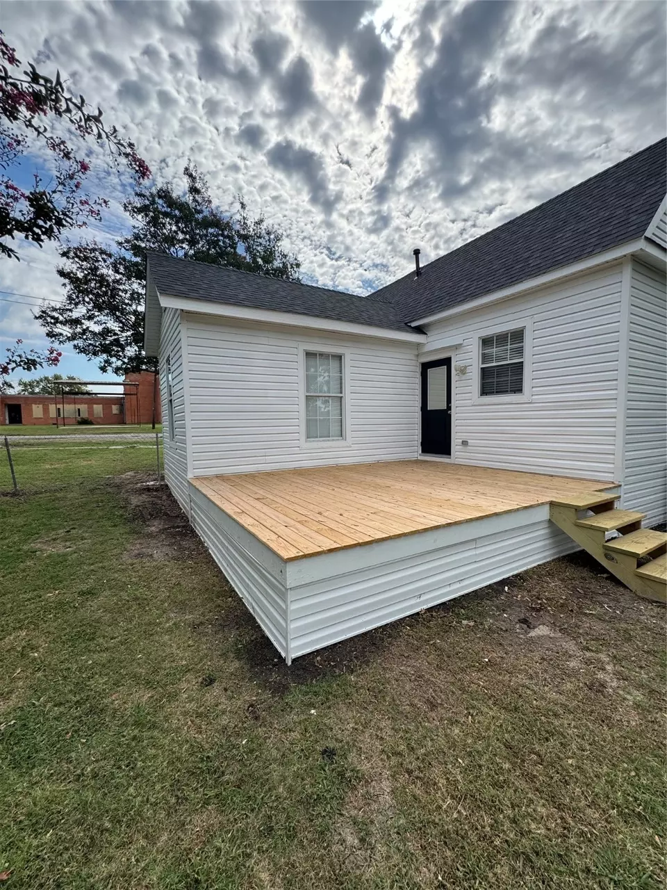 Exterior - 306 N College St, Howe, TX 75459 photo 2 of 4