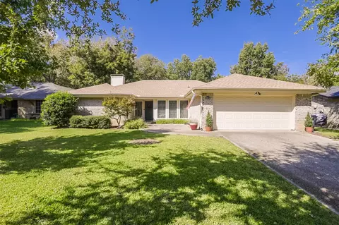 2814 Hedgeway Dr, Arlington, TX 76016