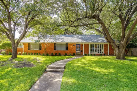 3713 Wosley Dr, Fort Worth, TX 76133
