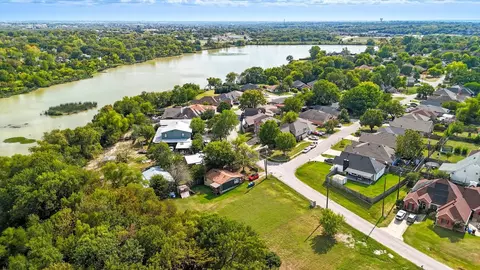 869 Lakeside Dr, Rockwall, TX 75032