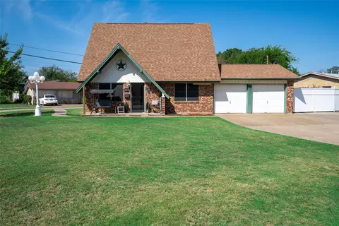 524 S Hampshire St, Saginaw, TX 76179