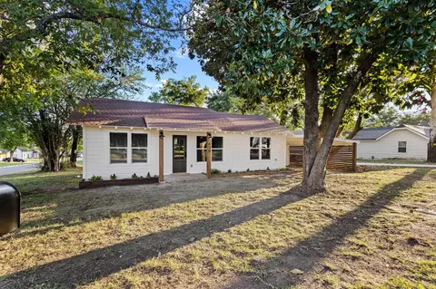 Exterior - 630 E Heron St, Denison, TX 75021 photo 3 of 6