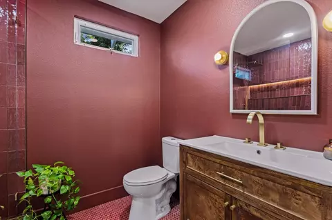 Bath - 630 E Heron St, Denison, TX 75021 photo 5 of 8