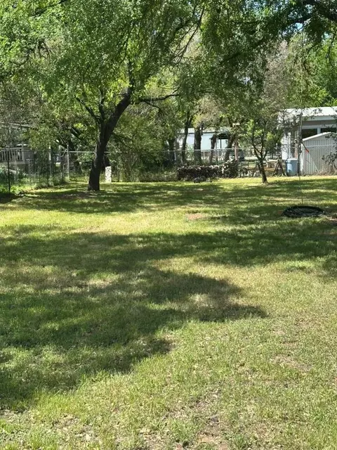 406 Whippoorwill Dr, Granbury, TX 76049