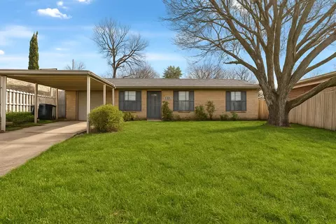 646 Gallant Fox Dr, Dallas, TX 75211