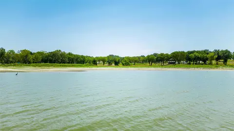 1506 Shoreline Dr, Mabank, TX 75143