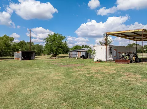 4819 Heritage Pkwy, Leroy, TX 76624