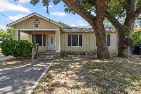 2909 Malcolm St, Fort Worth, TX 76112