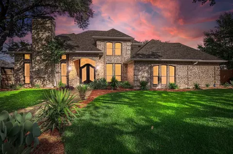 4050 Villa Grove Dr, Dallas, TX 75287