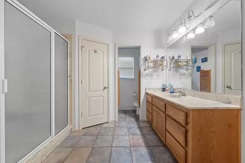 Bath - 10829 China Spring Rd, Waco, TX 76708 photo 1 of 3