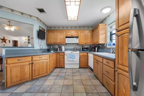Kitchen - 10829 China Spring Rd, Waco, TX 76708 photo 1 of 1