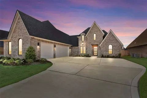 608 Danube Cir, Bossier City, LA 71111