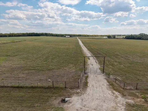 3679 Cr-1089, Celeste, TX 75423 photo 9