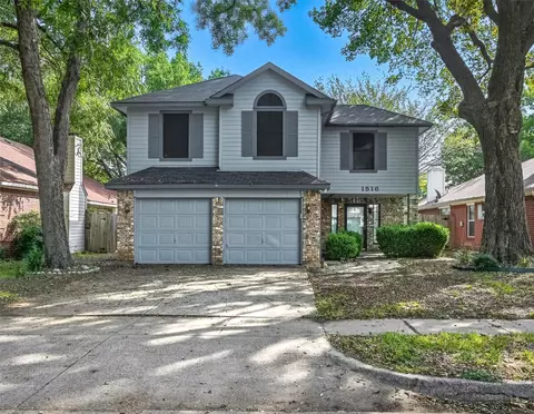 1516 Allen Dr, Cedar Hill, TX 75104
