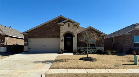1913 Jackson St, Cleburne, TX 76033