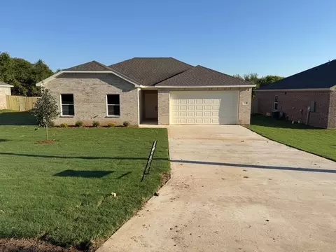 311 Garland Rd, Bells, TX 75414