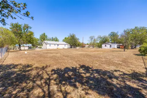 Exterior - 401 E Goodwin St, Bangs, TX 76823 photo 12 of 16