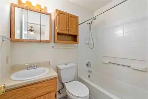 Bath - 401 E Goodwin St, Bangs, TX 76823 photo 2 of 2