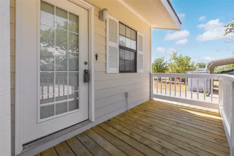 Exterior - 401 E Goodwin St, Bangs, TX 76823 photo 2 of 16