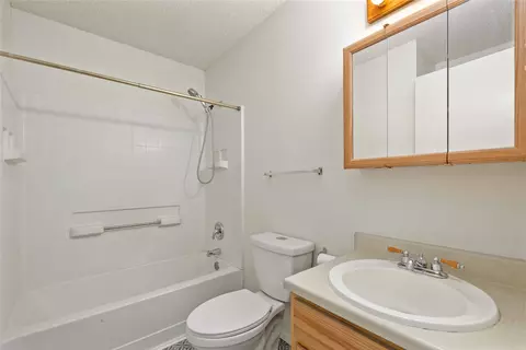 Bath - 401 E Goodwin St, Bangs, TX 76823 photo 1 of 2