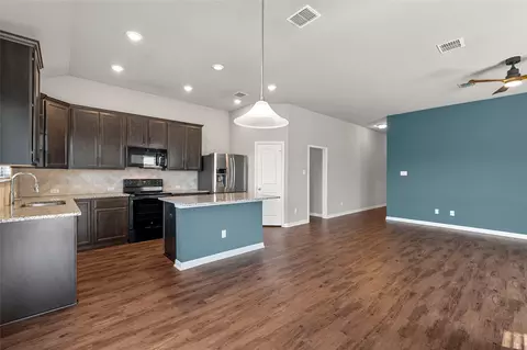 2813 Beutel Rd, Lorena, TX 76655 photo 3