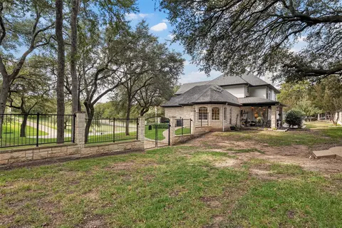 Exterior - 417 Keys Creek Dr, Waco, TX 76708 photo 4 of 7