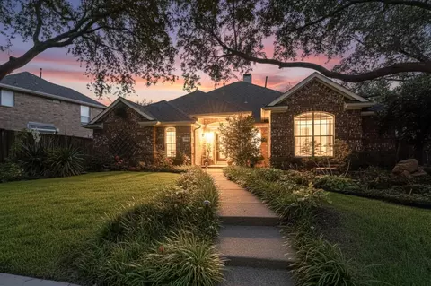 5900 Sandhill Cir, The Colony, TX 75056