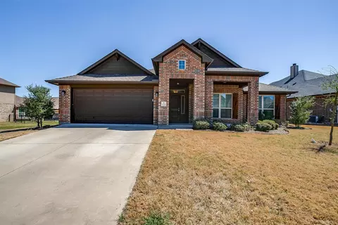 1023 Saint Andrews Dr, Burleson, TX 76028