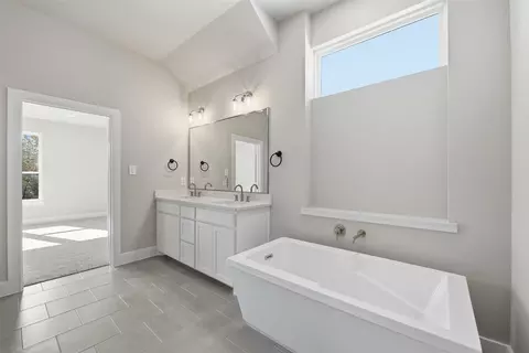 Bath - 151 Rj Smith Dr, Boyd, TX 76023 photo 5 of 5