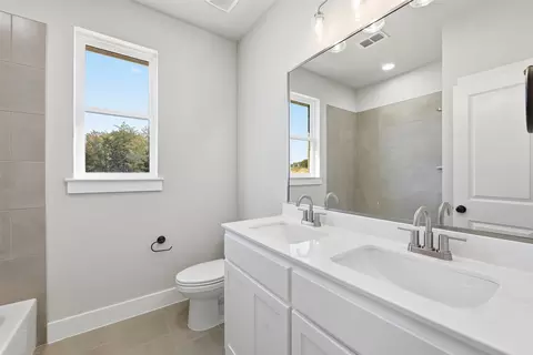 Bath - 151 Rj Smith Dr, Boyd, TX 76023 photo 2 of 5