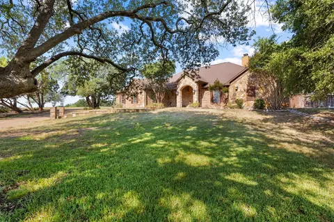 1865 Austin Hines Dr, China Spring, TX 76633