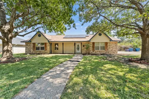 144 Fannin Dr, Hewitt, TX 76643