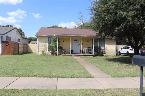 916 Poindexter Ave, Cleburne, TX 76033