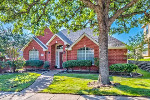 420 Vista Trail Dr, Lewisville, TX 75067