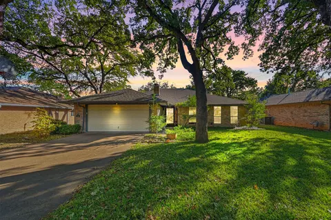 117 Oakhaven Dr, Grand Prairie, TX 75050