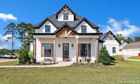 313 Rosedown Ln, Stonewall, LA 71078