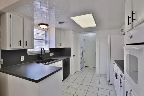 1925 Davids Ct, Abilene, TX 79602 photo 9