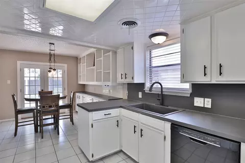 1925 Davids Ct, Abilene, TX 79602 photo 11