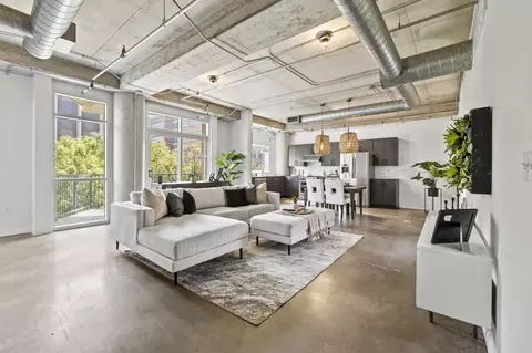 1001 Belleview St #204, Dallas, TX 75215