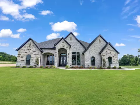 109 Desperado Way, Weatherford, TX 76088