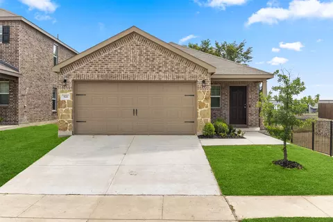 521 Manchester St, Van Alstyne, TX 75495
