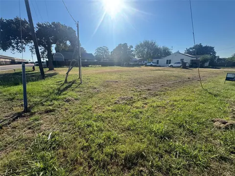 310 N Barron Rd, Covington, TX 76636