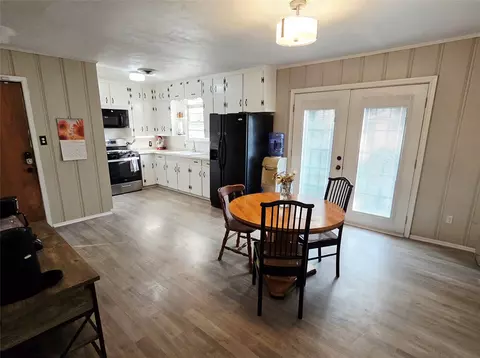 Dining - 525 Maple St, Commerce, TX 75428 photo 1 of 3