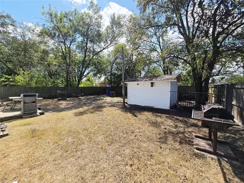 Exterior - 525 Maple St, Commerce, TX 75428 photo 7 of 7